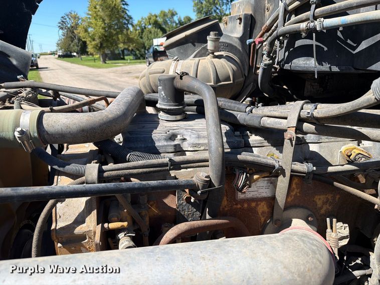 image for item FT6725 2005 Peterbilt 387 semi truck