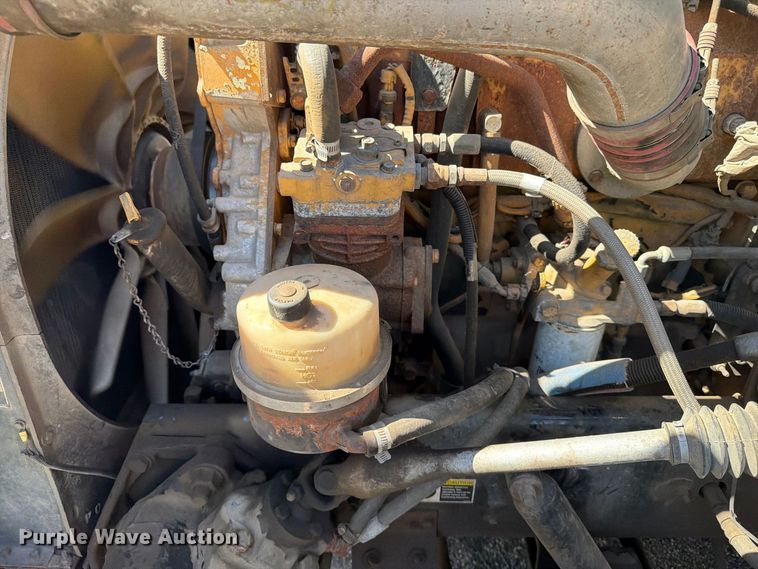 image for item FT6725 2005 Peterbilt 387 semi truck