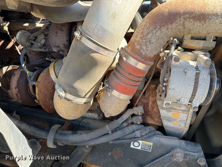 image for item FT6725 2005 Peterbilt 387 semi truck