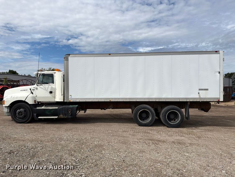image for item FT7504 1996 Ford LTLA9000 box truck