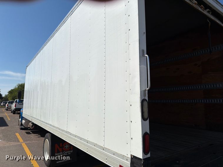 image for item FT8092 2014 International DuraStar 4300 box truck