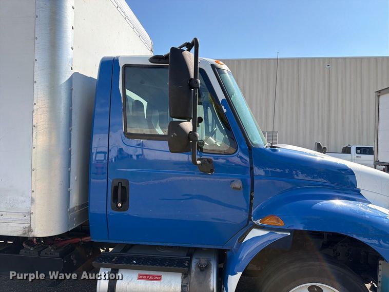 image for item FT8092 2014 International DuraStar 4300 box truck