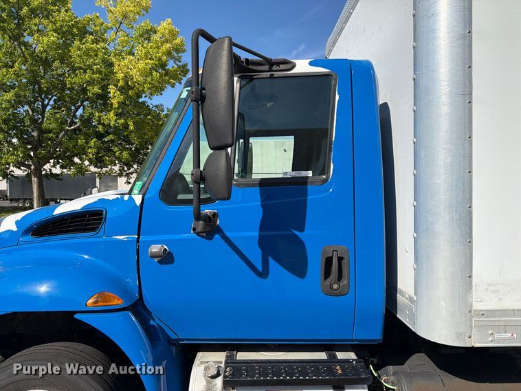 image for item FT8092 2014 International DuraStar 4300 box truck