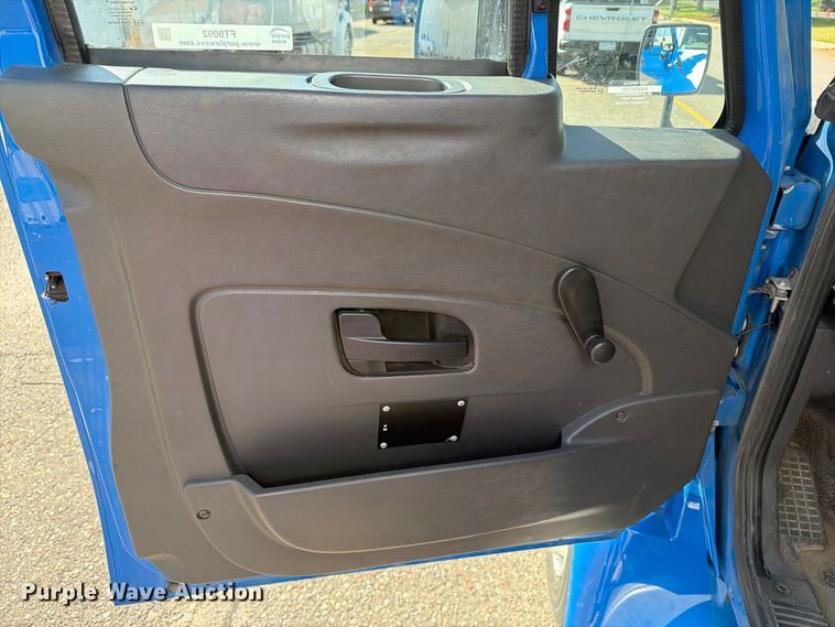 image for item FT8092 2014 International DuraStar 4300 box truck