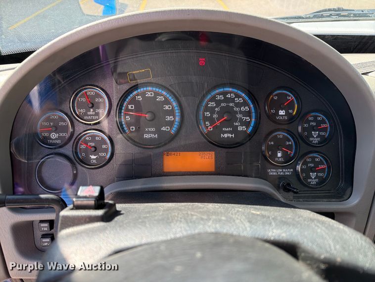 image for item FT8092 2014 International DuraStar 4300 box truck