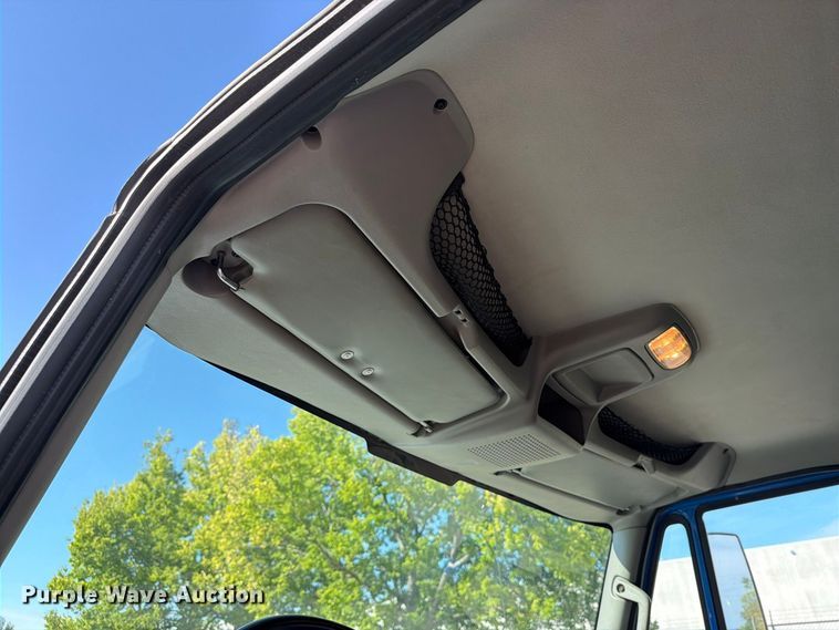 image for item FT8092 2014 International DuraStar 4300 box truck