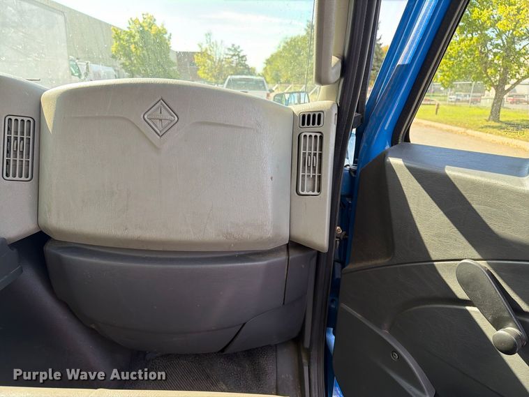 image for item FT8092 2014 International DuraStar 4300 box truck