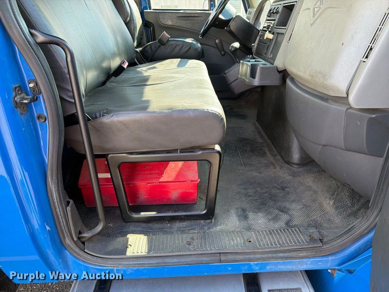 image for item FT8092 2014 International DuraStar 4300 box truck