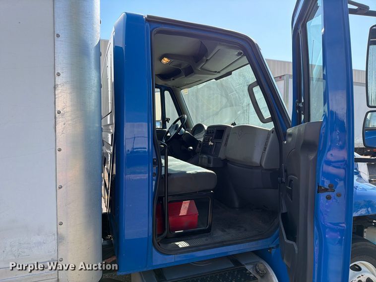 image for item FT8092 2014 International DuraStar 4300 box truck