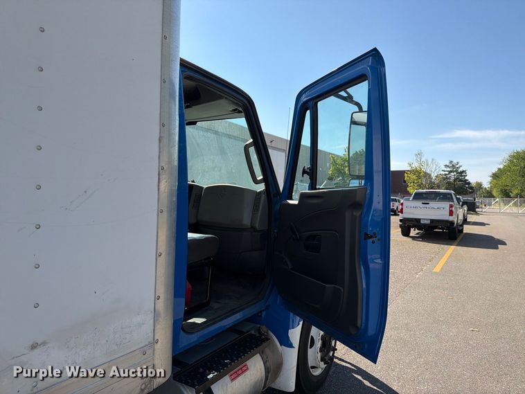 image for item FT8092 2014 International DuraStar 4300 box truck