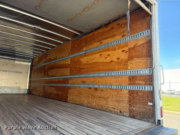 image for item FT8092 2014 International DuraStar 4300 box truck