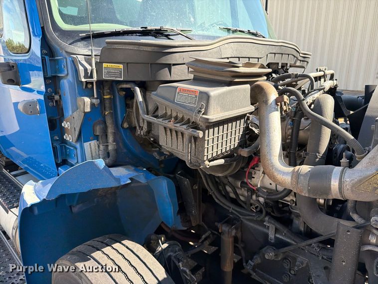 image for item FT8092 2014 International DuraStar 4300 box truck