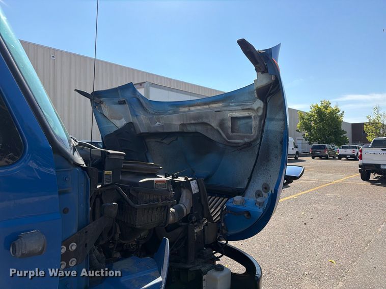 image for item FT8092 2014 International DuraStar 4300 box truck