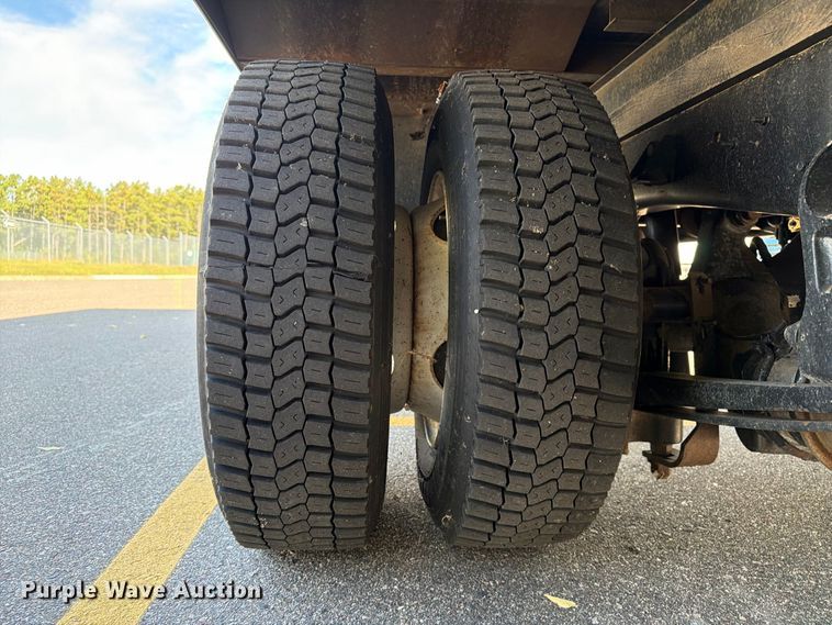image for item FT8092 2014 International DuraStar 4300 box truck