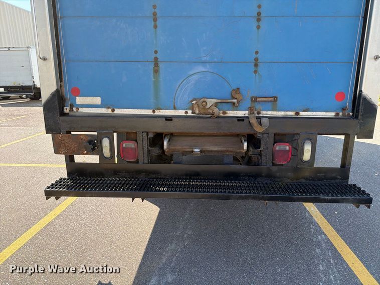 image for item FT8093 2007 Freightliner Business Class M2 box truck