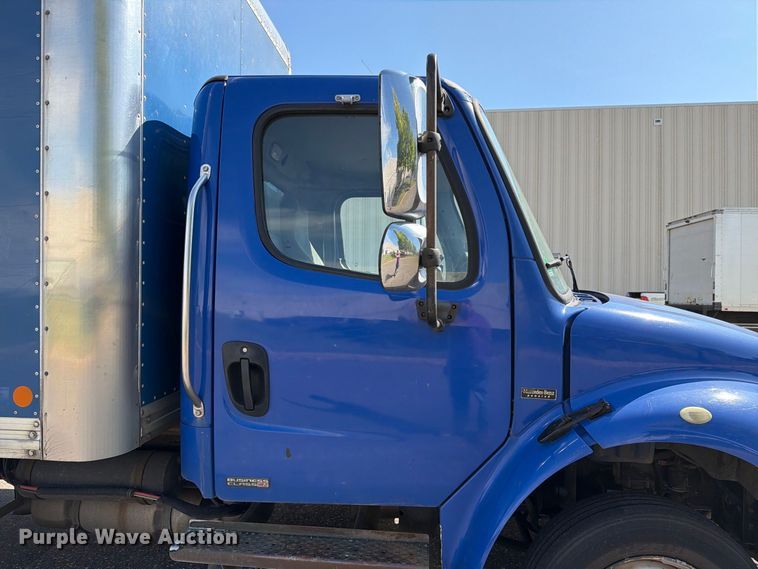 image for item FT8093 2007 Freightliner Business Class M2 box truck