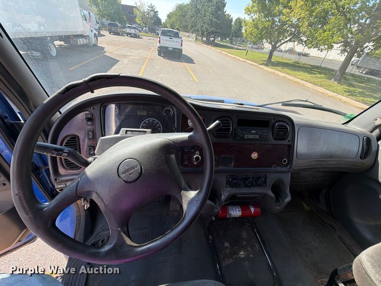 image for item FT8093 2007 Freightliner Business Class M2 box truck