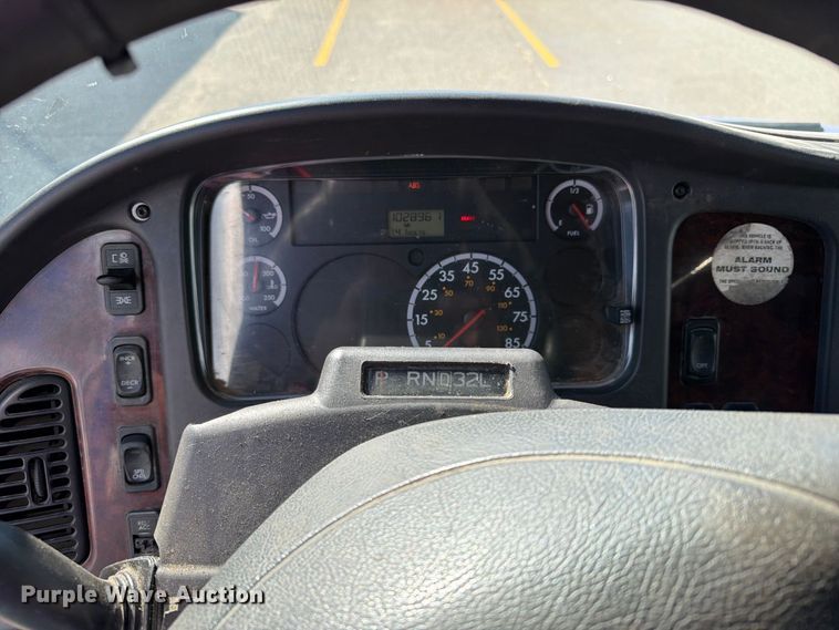 image for item FT8093 2007 Freightliner Business Class M2 box truck