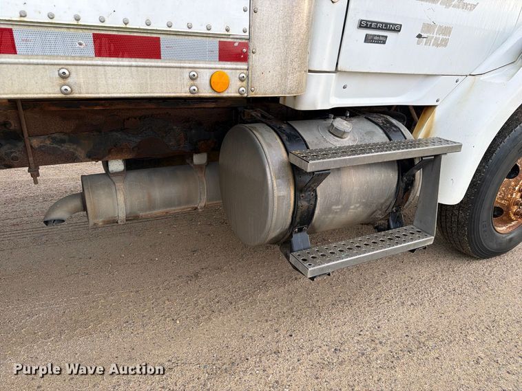 image for item FT8104 2005 Sterling L8500 box truck