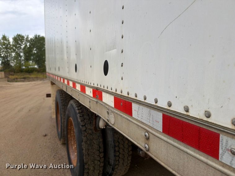 image for item FT8104 2005 Sterling L8500 box truck