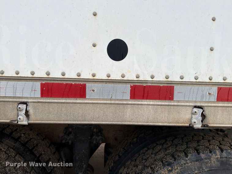 image for item FT8104 2005 Sterling L8500 box truck