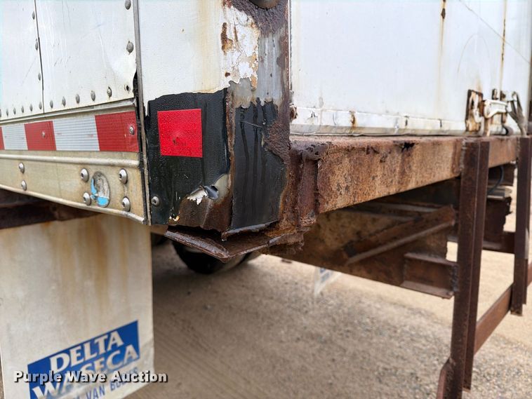image for item FT8104 2005 Sterling L8500 box truck