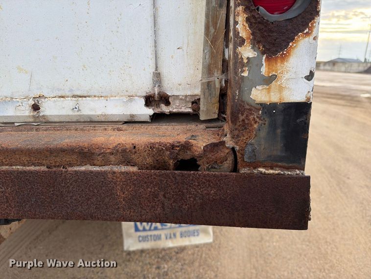 image for item FT8104 2005 Sterling L8500 box truck