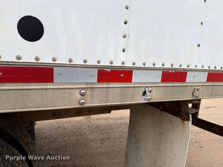 image for item FT8104 2005 Sterling L8500 box truck