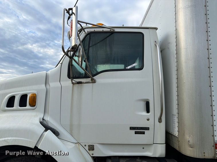 image for item FT8104 2005 Sterling L8500 box truck