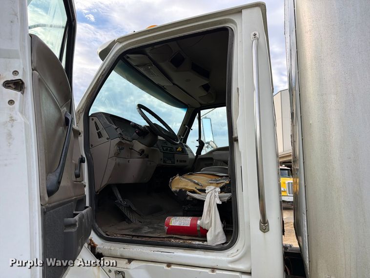 image for item FT8104 2005 Sterling L8500 box truck