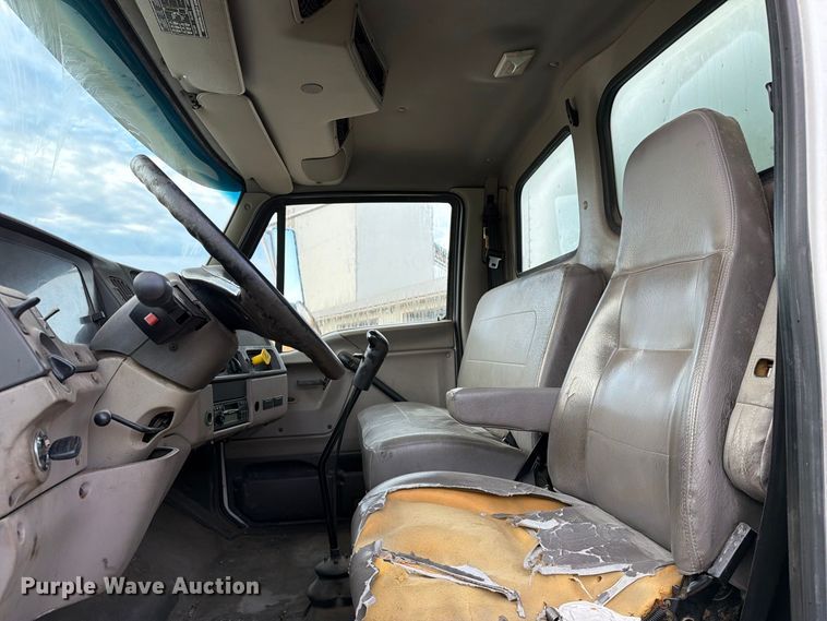 image for item FT8104 2005 Sterling L8500 box truck