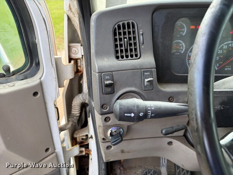 image for item FT8104 2005 Sterling L8500 box truck