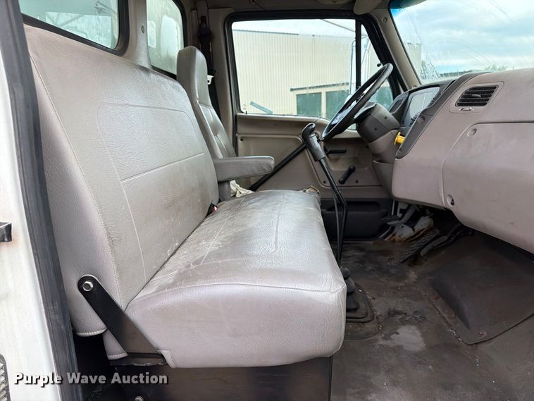 image for item FT8104 2005 Sterling L8500 box truck