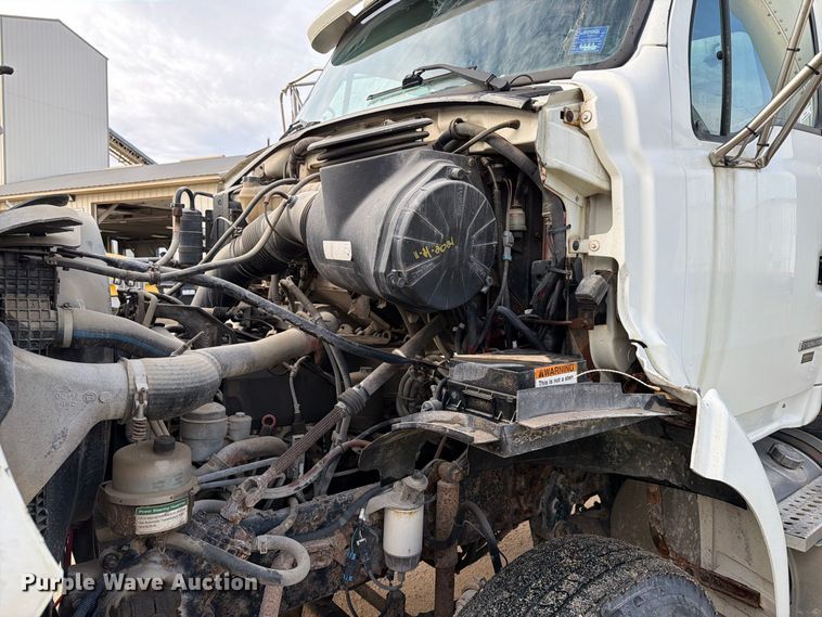 image for item FT8104 2005 Sterling L8500 box truck