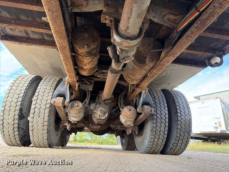 image for item FT8104 2005 Sterling L8500 box truck