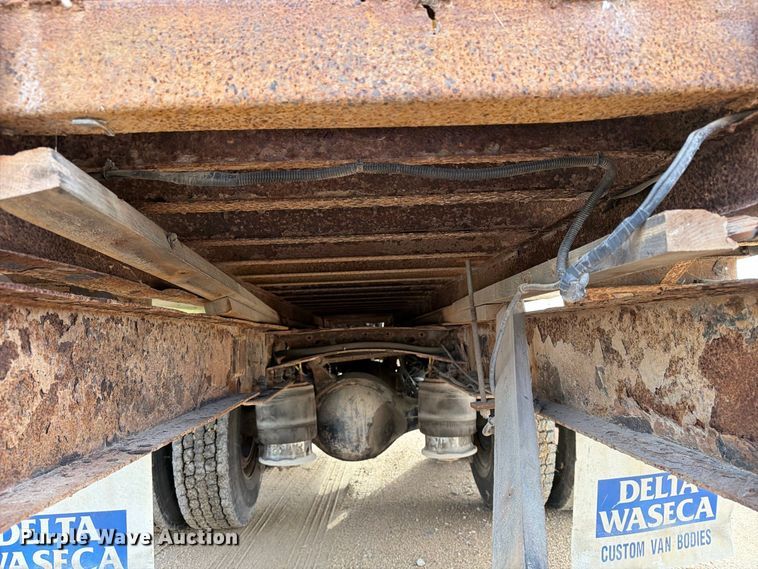 image for item FT8104 2005 Sterling L8500 box truck