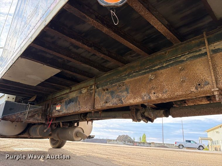 image for item FT8104 2005 Sterling L8500 box truck
