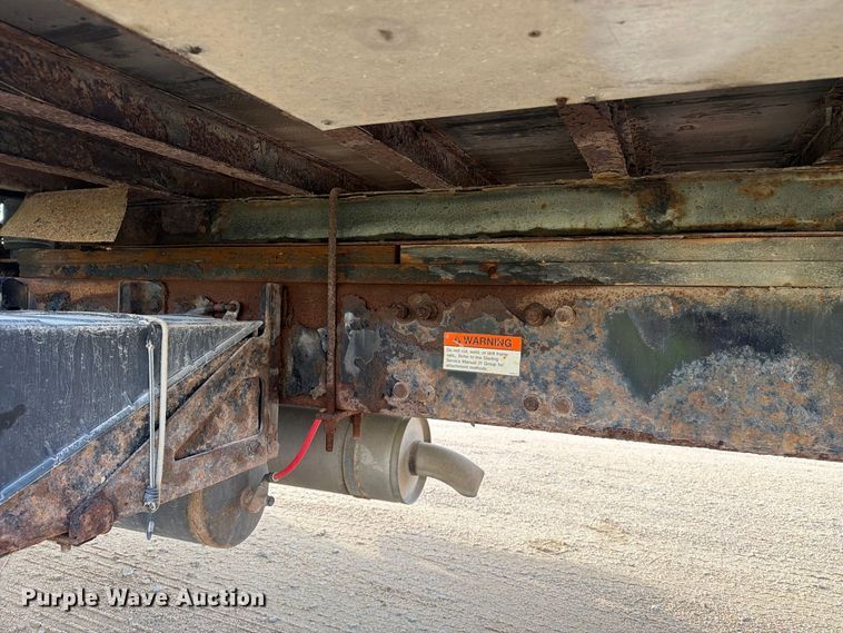 image for item FT8104 2005 Sterling L8500 box truck
