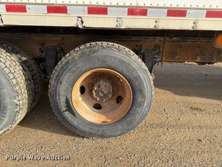image for item FT8104 2005 Sterling L8500 box truck