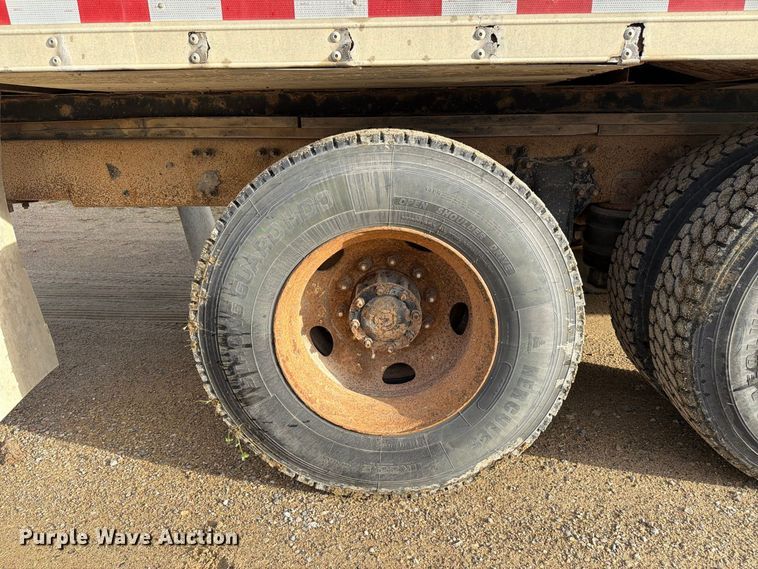 image for item FT8104 2005 Sterling L8500 box truck
