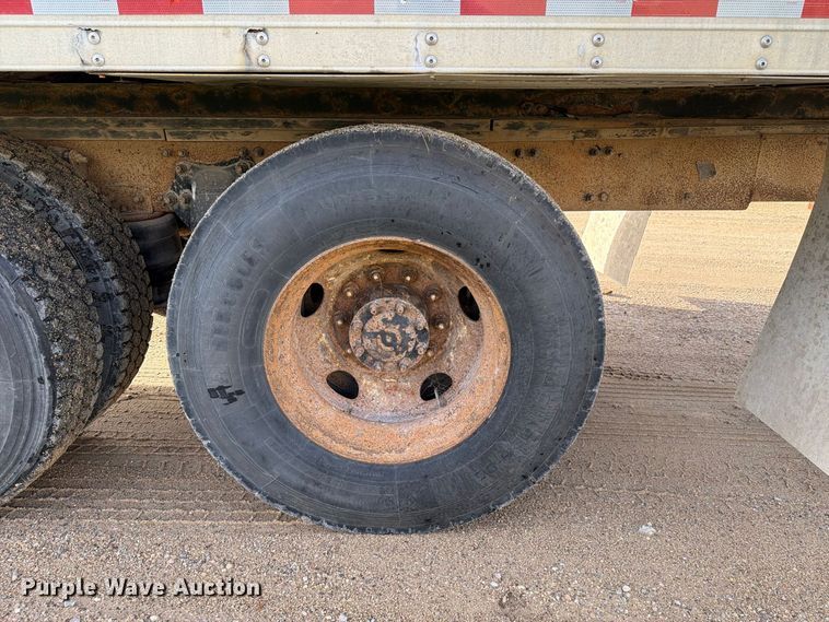 image for item FT8104 2005 Sterling L8500 box truck