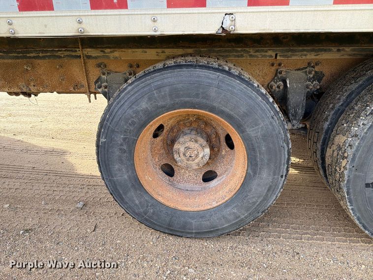 image for item FT8104 2005 Sterling L8500 box truck