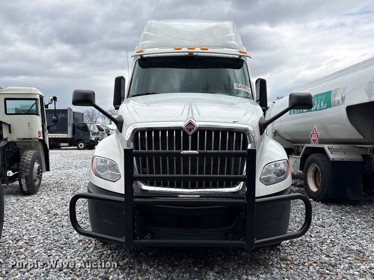 image for item YA1295 2018 International LT625 semi truck