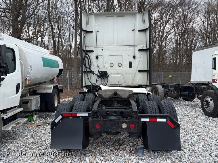 image for item YA1295 2018 International LT625 semi truck