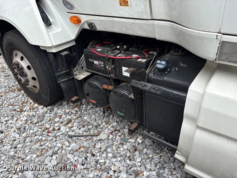 image for item YA1295 2018 International LT625 semi truck