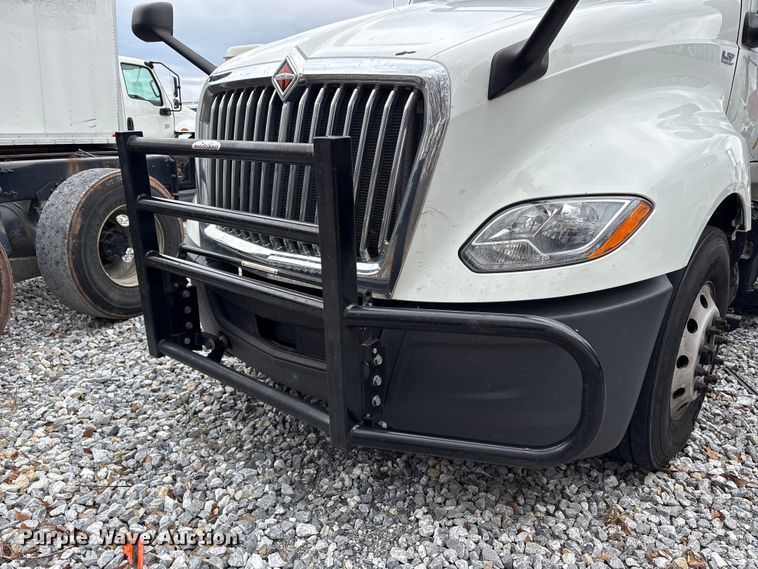 image for item YA1295 2018 International LT625 semi truck