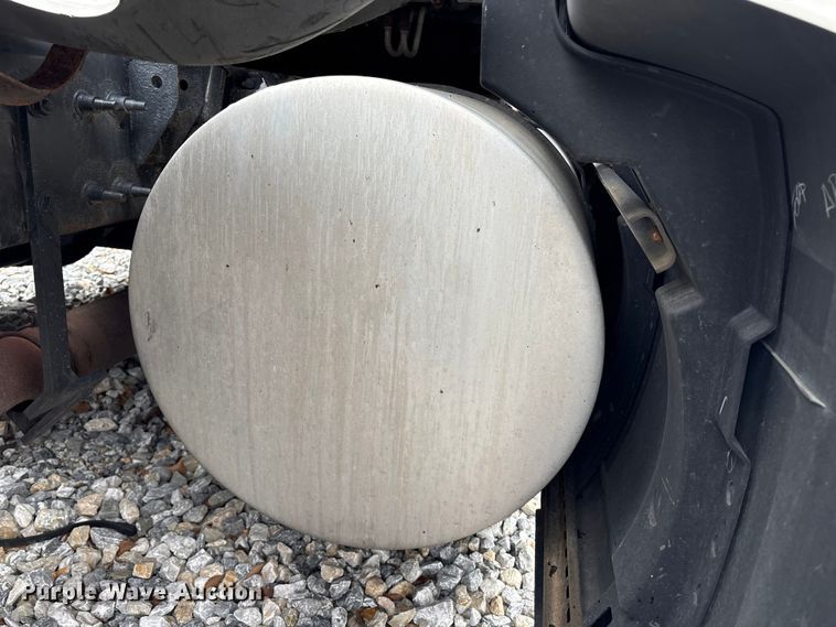 image for item YA1295 2018 International LT625 semi truck