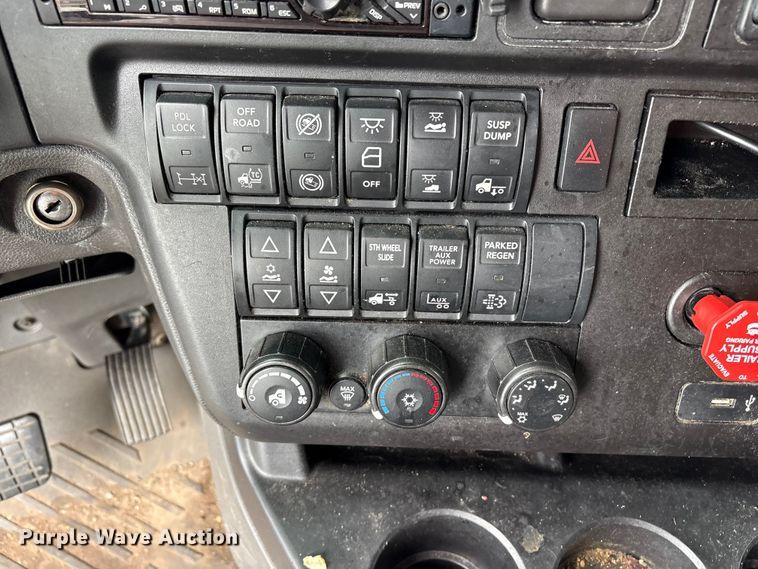 image for item YA1295 2018 International LT625 semi truck