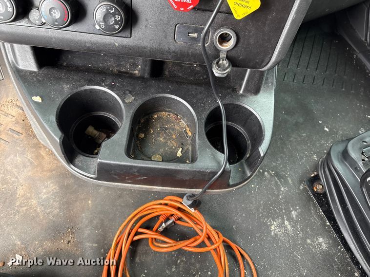 image for item YA1295 2018 International LT625 semi truck