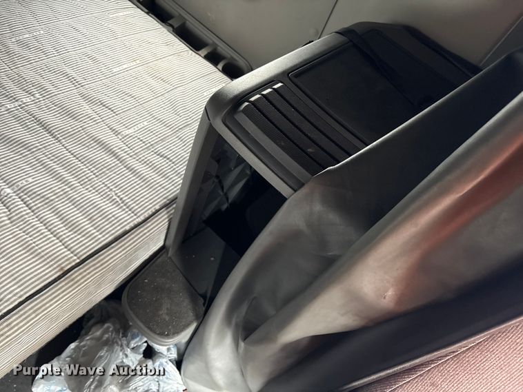 image for item YA1295 2018 International LT625 semi truck